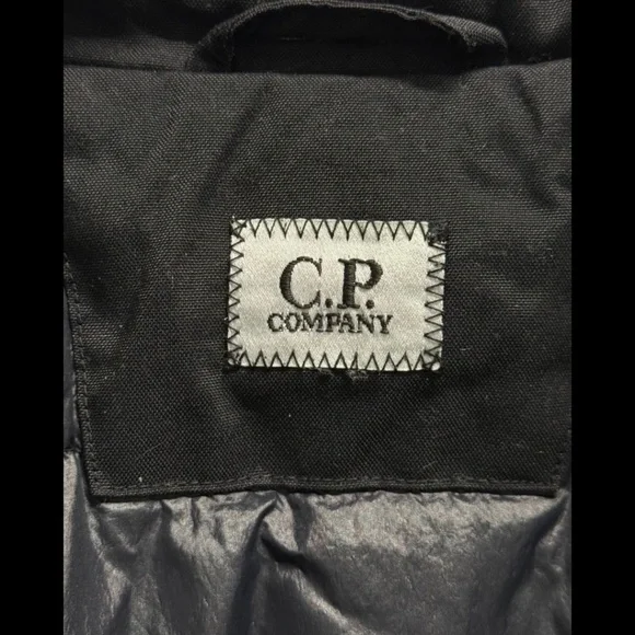 C.P. COMPANY BLACK NYLON PUFFER JACKET - Picture 10 of 15